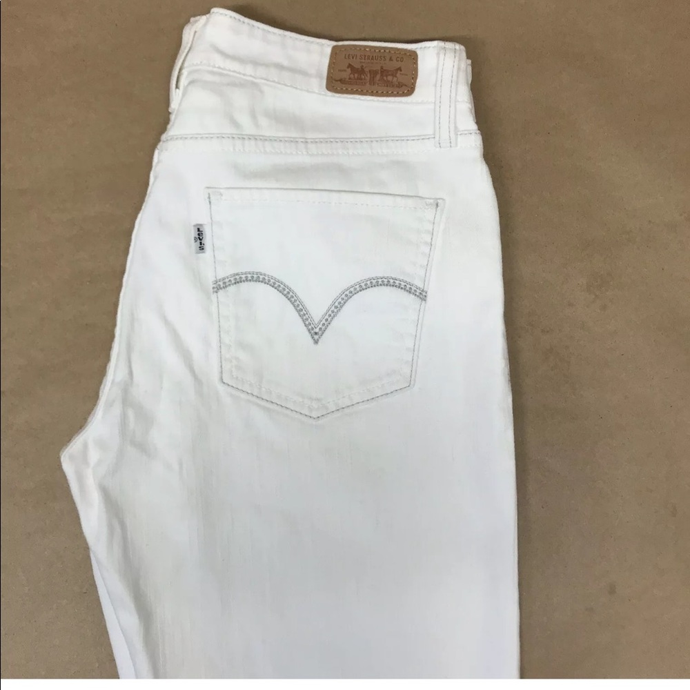 LEVI’s White Mid-Rise Skinny Jeans - SIZE 8